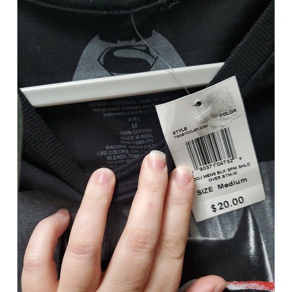 *NWT* Batman Vs‎ Superman Ripped Poster Mens T-shirt *MED* - Picture 3 of 3